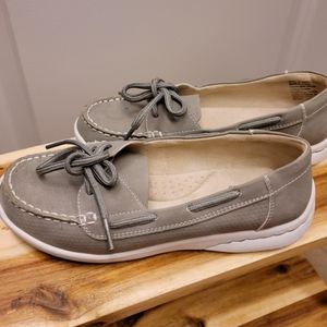 Ladies size 6 shoe